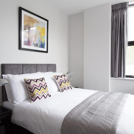 Cotels At 7Zero1 Serviced Apartments - Modern Apartments, Superfast Broadband, Free Parking, Centrally Located 米尔顿凯恩斯 外观 照片