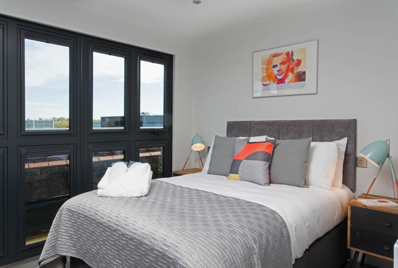 Cotels At 7Zero1 Serviced Apartments - Modern Apartments, Superfast Broadband, Free Parking, Centrally Located 米尔顿凯恩斯 外观 照片