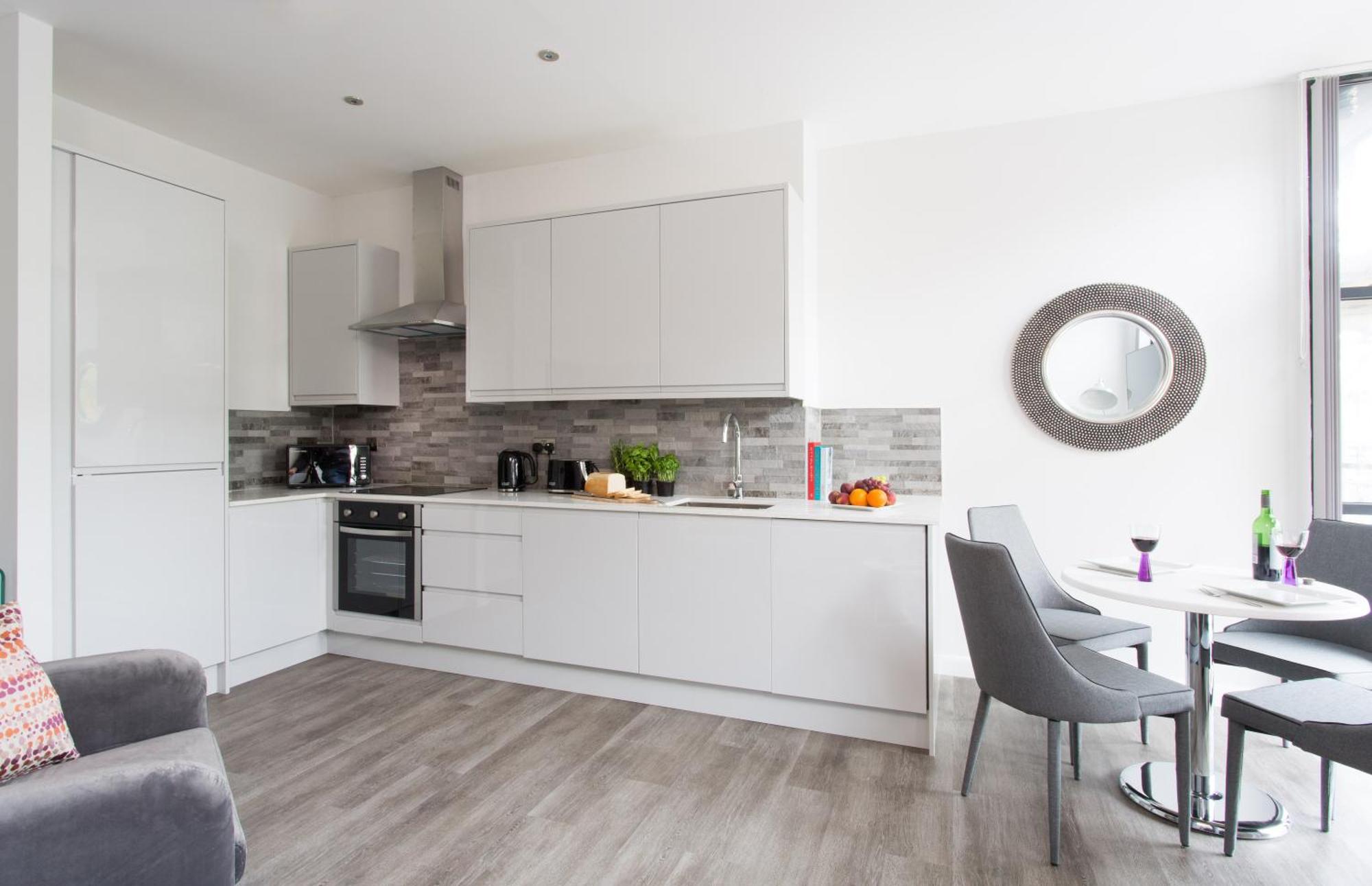 Cotels At 7Zero1 Serviced Apartments - Modern Apartments, Superfast Broadband, Free Parking, Centrally Located 米尔顿凯恩斯 外观 照片