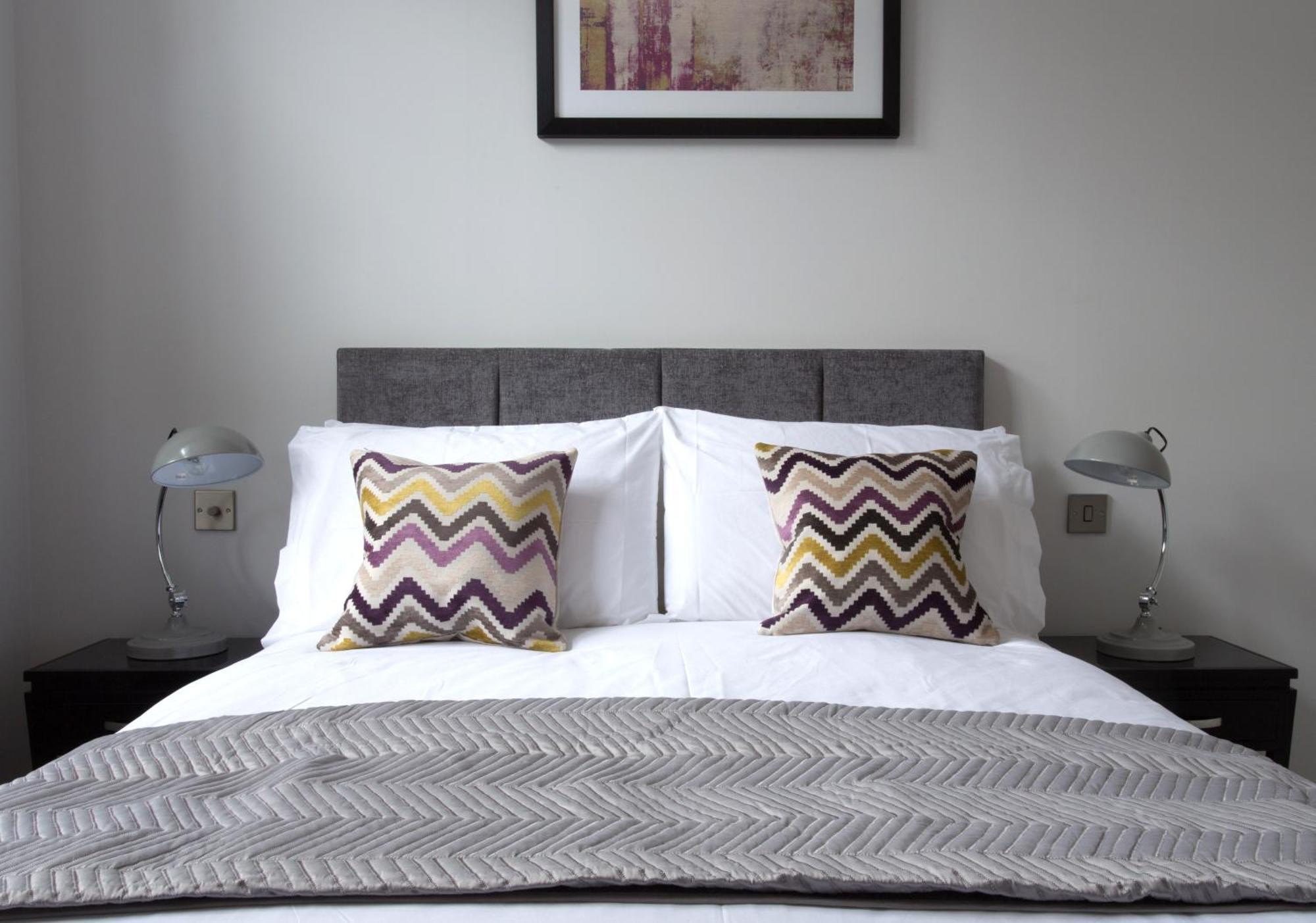 Cotels At 7Zero1 Serviced Apartments - Modern Apartments, Superfast Broadband, Free Parking, Centrally Located 米尔顿凯恩斯 外观 照片